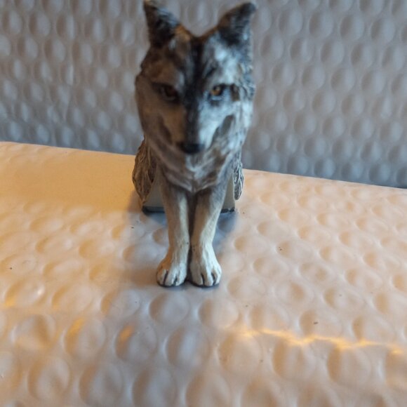 Just The Right Shoe  By Raine Lone Wolf Mini Figurine 25122 - Picture 3 of 11